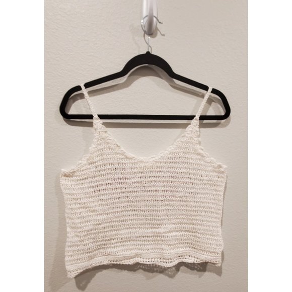 ILLA ILLA Floral Embroidered White Crop Top - Picture 4 of 4